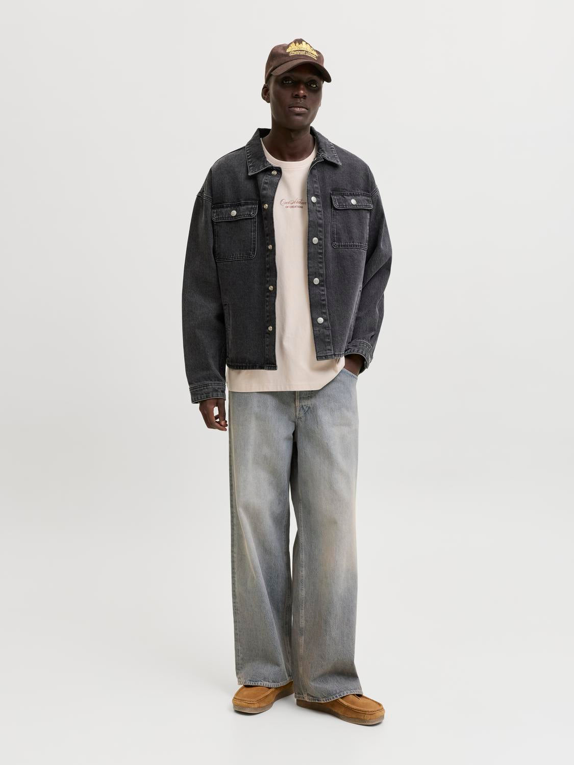 model_shot-front_full